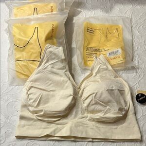 Truekind Women's Everyday Throw on Cream Wireless Bralette. NWT